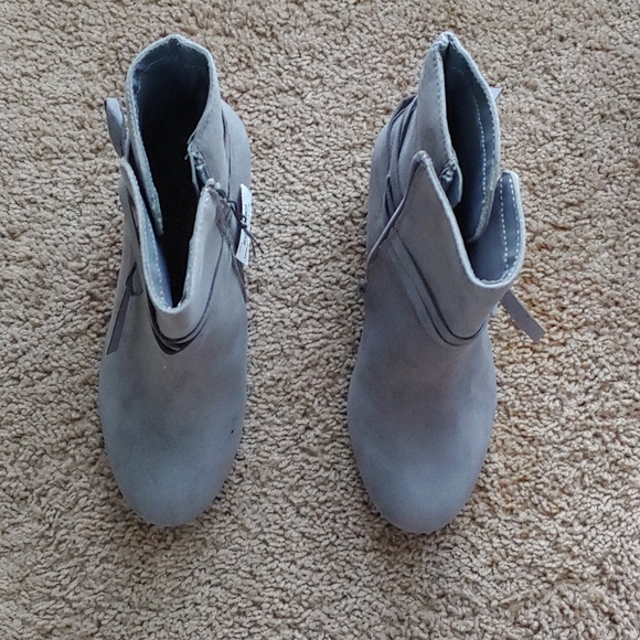 Christian Siriano Shoes - Christian siriano ankle bootie boots 7 1/2